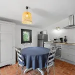 Provençal, 900 M Sanary-sur-Mer