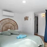 Hébergement de vacances Provençal, 900 M *