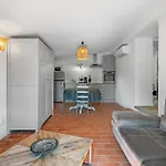 Provencal, 900 M * Sanary-sur-Mer