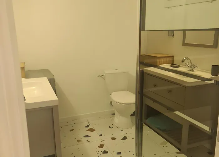 Provençal, 900 M Hébergement de vacances